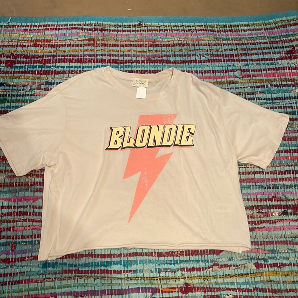 Blondie/lightening bolt cropped tee NWT